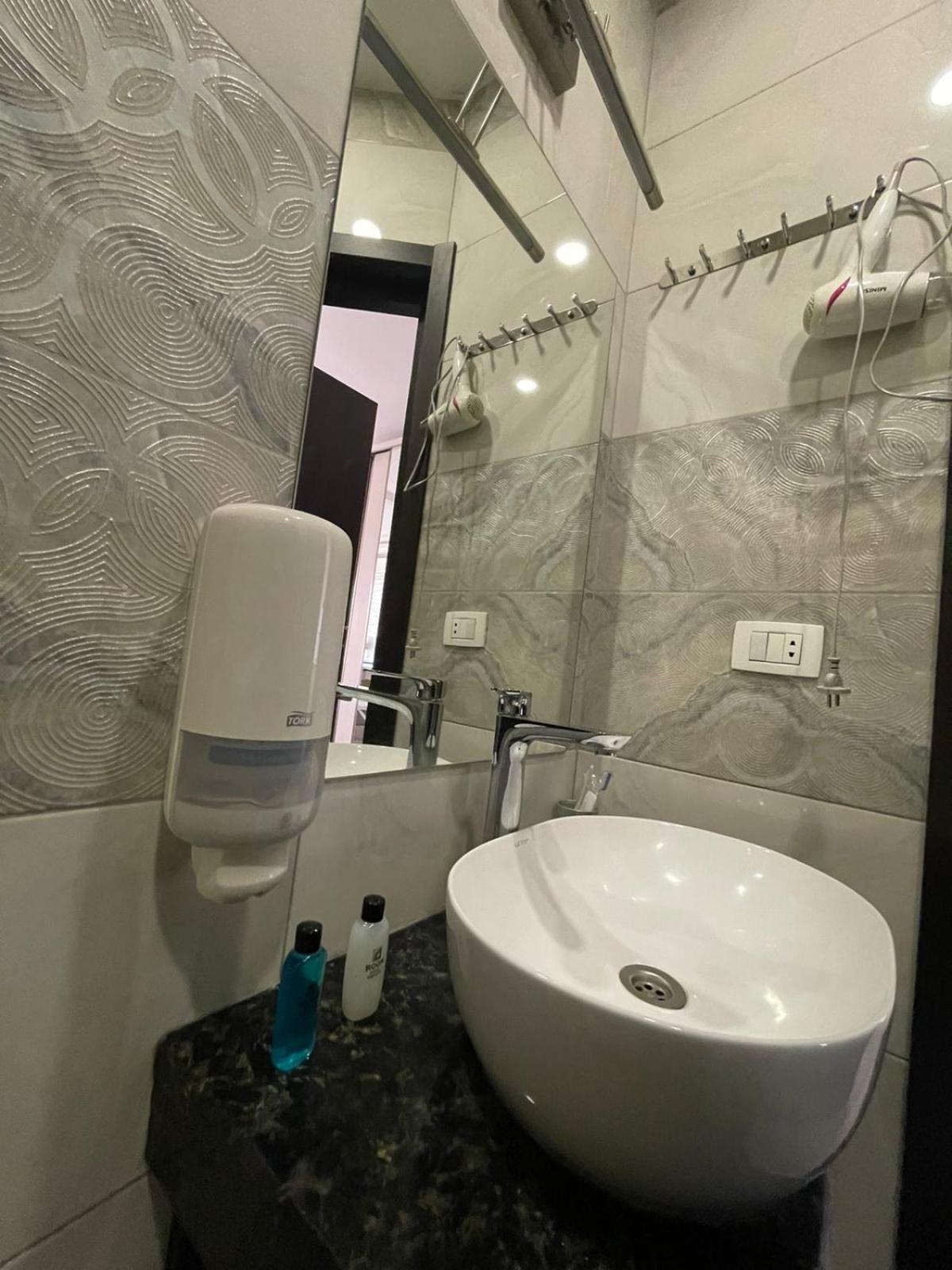 4Room Hotel Erywań Zewnętrze zdjęcie